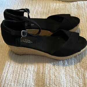 Toms blank sandal heels. With strap. Size 71/2.